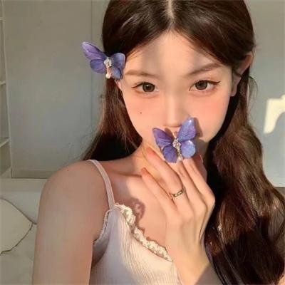 玛丽莲有深黑之眸